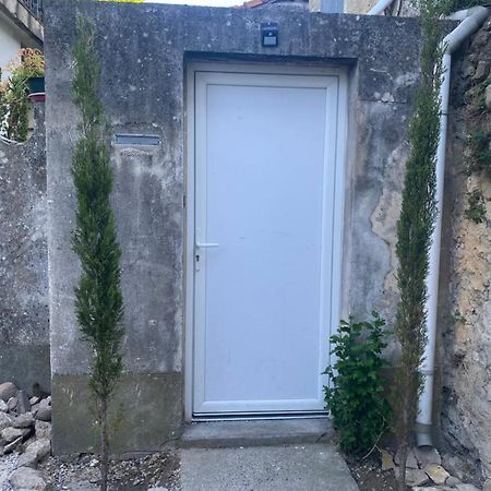 Studio Numero 3 Villeneuve-les-Avignon Exterior photo